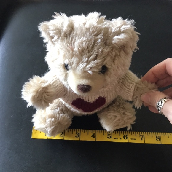 Adorable vintage cream bear with heart ♥️ knit sweater in EUC - Picture 8 of 8